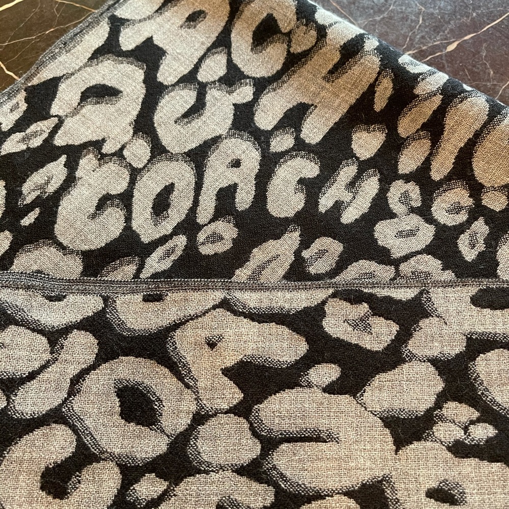 Coach Scarf - Picture 3 of 5